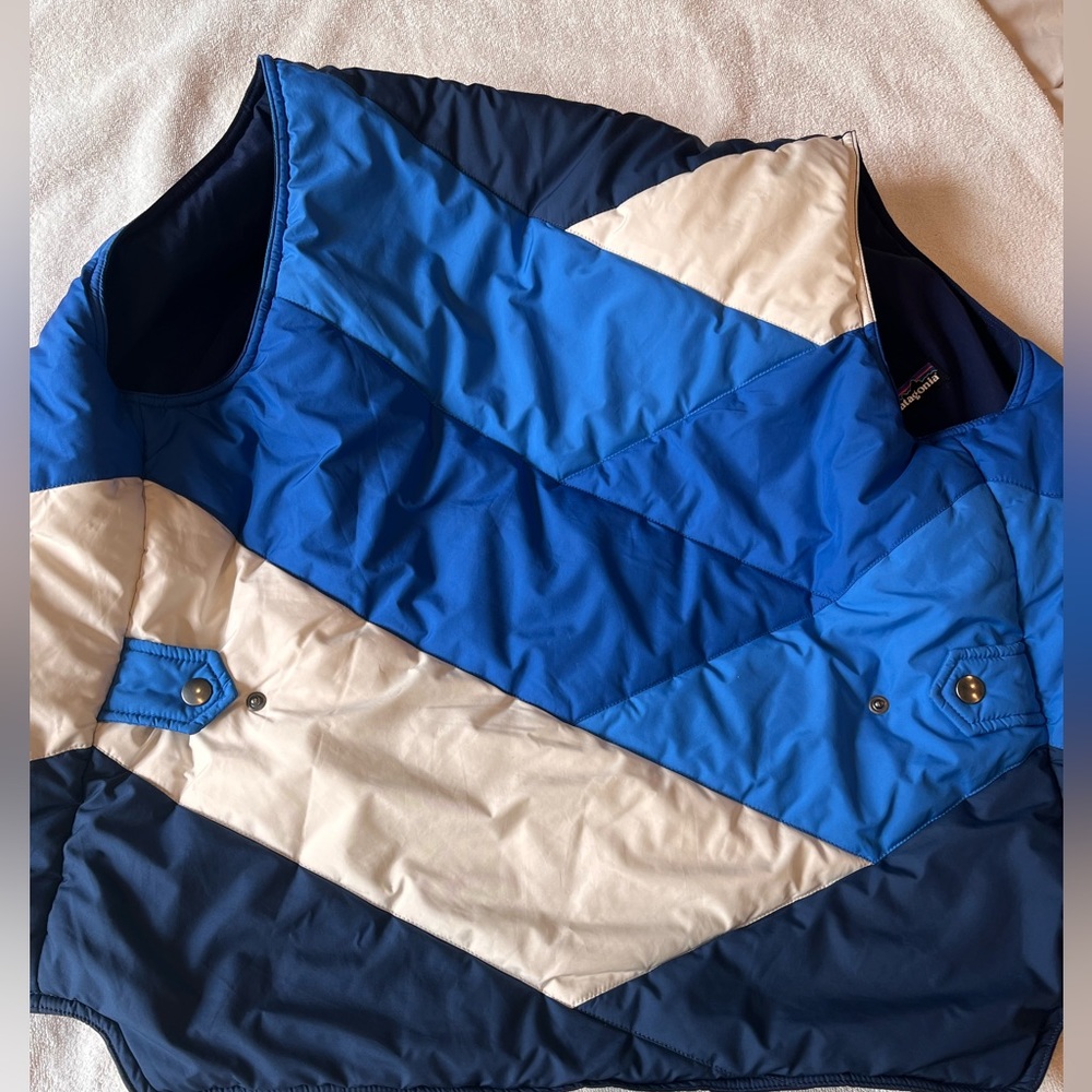 Patagonia puffer vest reversible size Medium - Picture 4 of 8